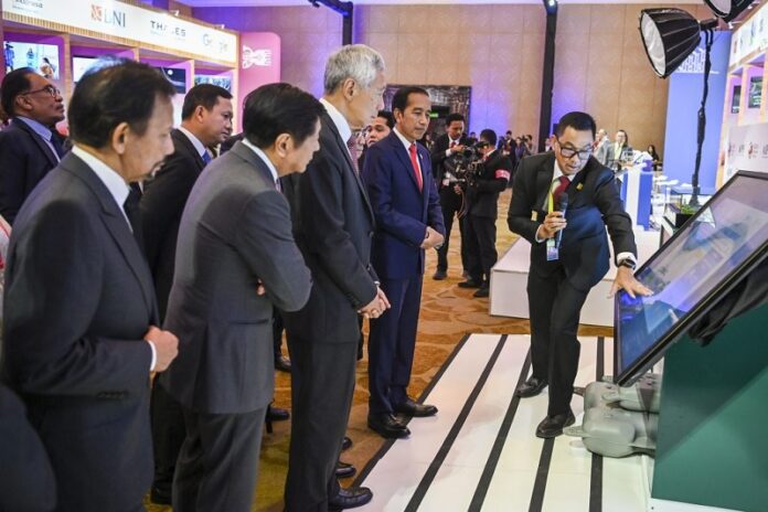 Pemimpin Asean dan dirut pln