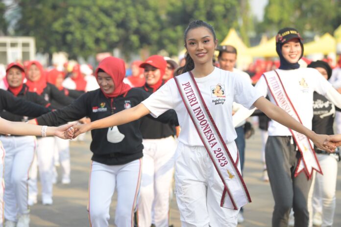 Puteri Indonesia 2023 Farhana Nariswari yang juga senagai Dokter muda lulusan Fakultas Kedokteran Universitas Padjadjaran (Unpad) mendukung program Kementerian Pemuda dan Olahraga Republik Indonesia (Kemenpora RI) menggelorakan olahraga untuk masyarakat sehat dan bugar.