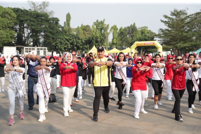 Dalam rangkaian peringatan Hari Olahraga Nasional (Haornas) ke-40 Tahun 2023, Menteri Pemuda dan Olahraga Republik Indonesia (Menpora RI) Dito Ariotedjo ikut senam Jumat Krida bersama Puteri Indonesia dan Induk Organisasi Olahraga (Inorga) di Komplek Lapangan Jakarta Internasional Velodrome, Jakarta Timur, Jumat (8/9) pagi.