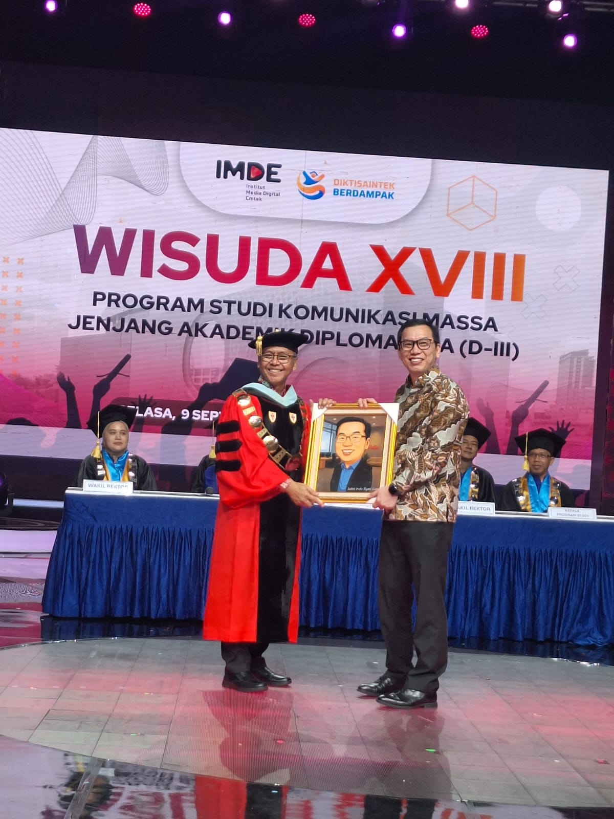 Orasi di Wisuda IMDE, Hermawan Sutanto: Kaum Muda Berperan Bangun Indonesia melalui Teknologi dan Kreativitas
