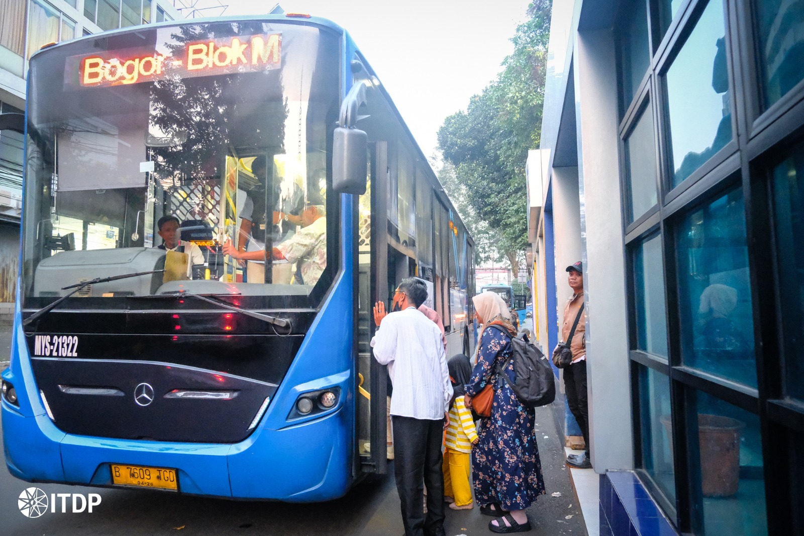 1,5 Juta Komuter Tiap Hari, Integrasi Transportasi Jabodetabek Dinilai Mendesak