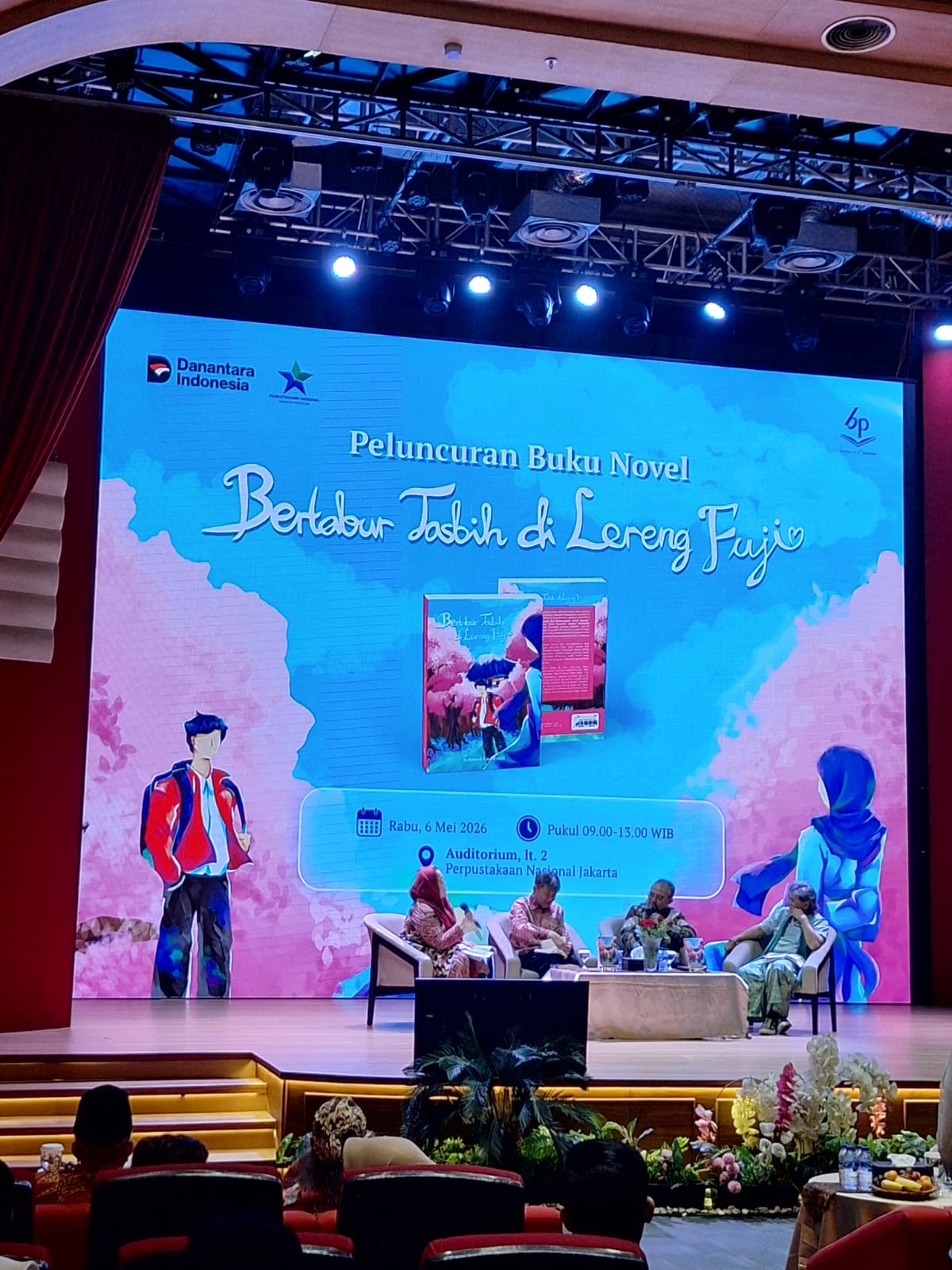 Luncurkan Novel “Bertabur Tasbih di Lereng Fuji” Dirut Balai Pustaka Achmad Facrodji: Saya Ingin Pembaca Gembira