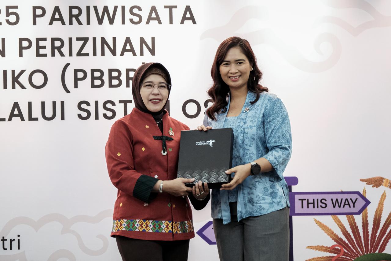 Wamenpar Dorong Perizinan Pariwisata Lebih Mudah melalui Transformasi KBLI 2025
