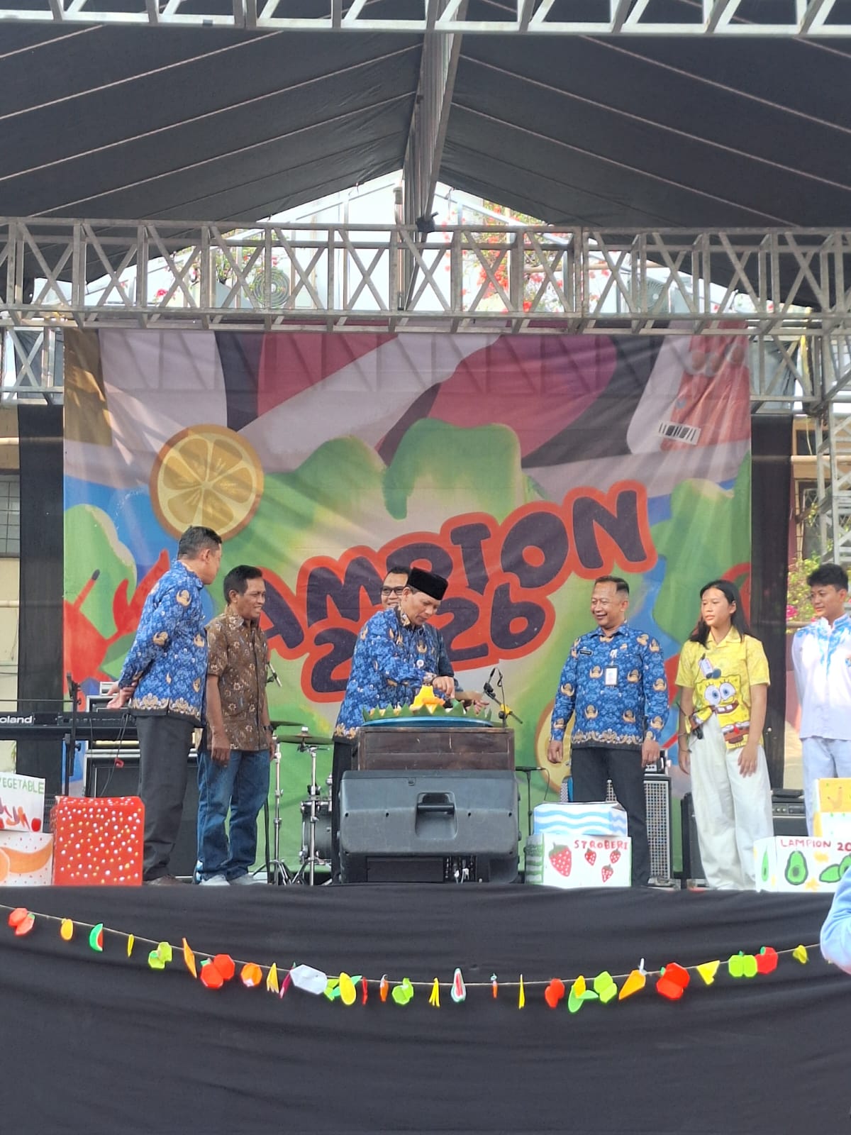 “Opening Lampion 2026” SMAN 8 Jakarta Sukses, Pop Ice Mendukung Penuh