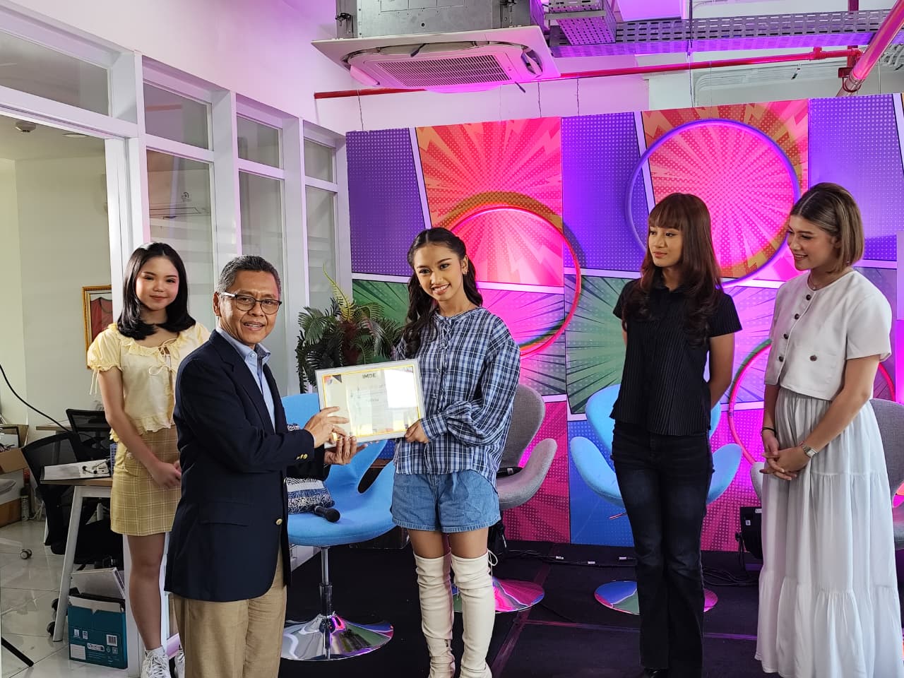 “Your First Step to The Creative Industry”: IMDE Hadirkan “Meet and Greet” Meriah Bersama Top 4 Finalis The Icon