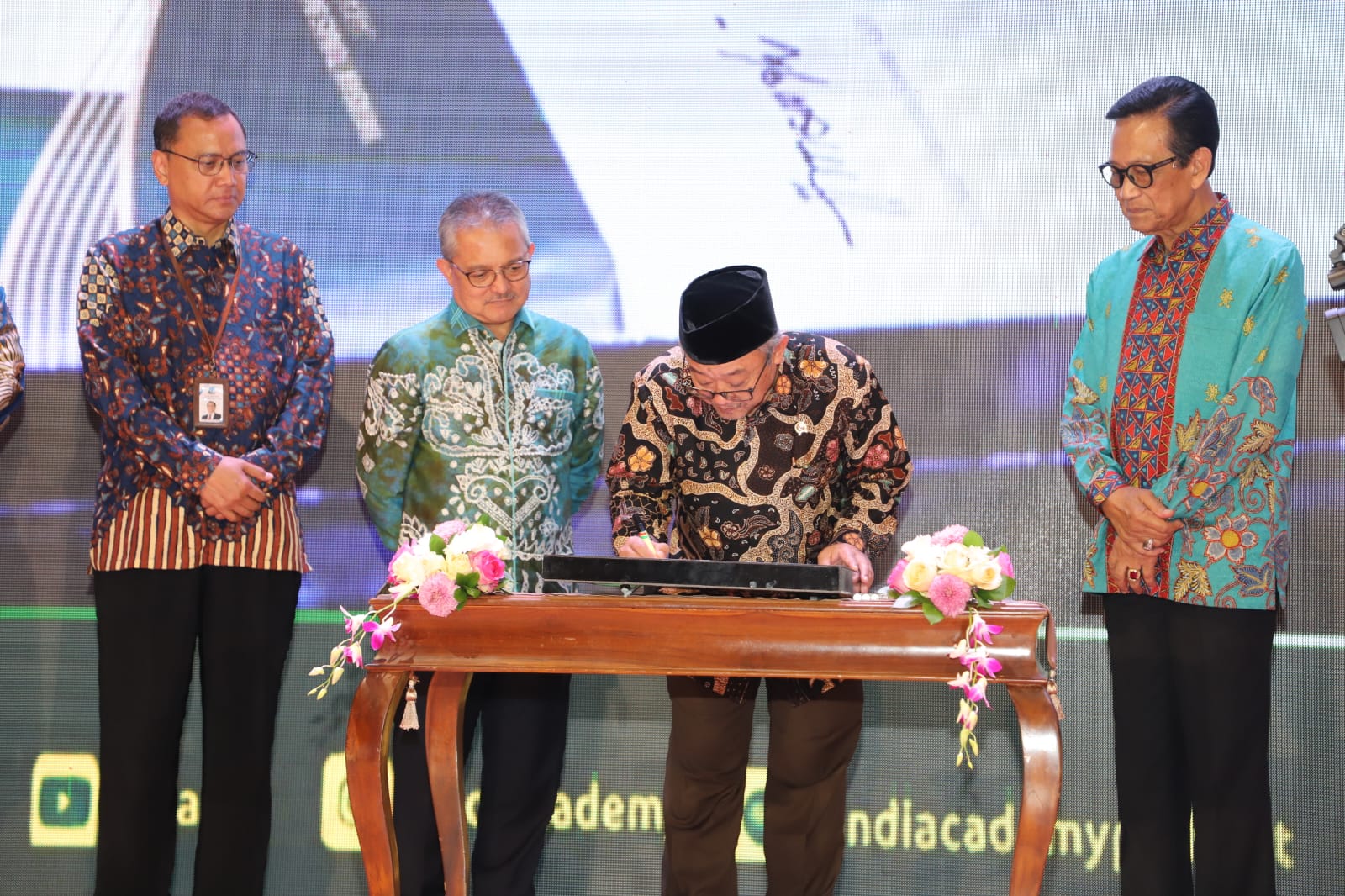 Peluncuran Buku Sri Sultan HB IX Hidupkan Kembali Nilai Keteladanan bagi Generasi Bangsa